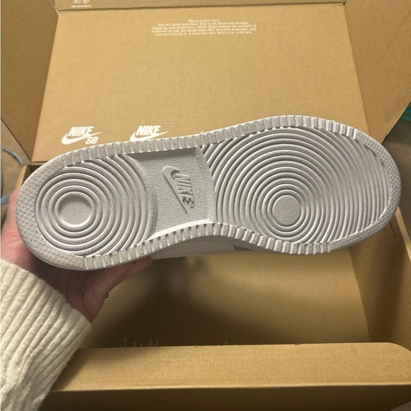 Men’s Nike Court Mids - Picture 3 of 6